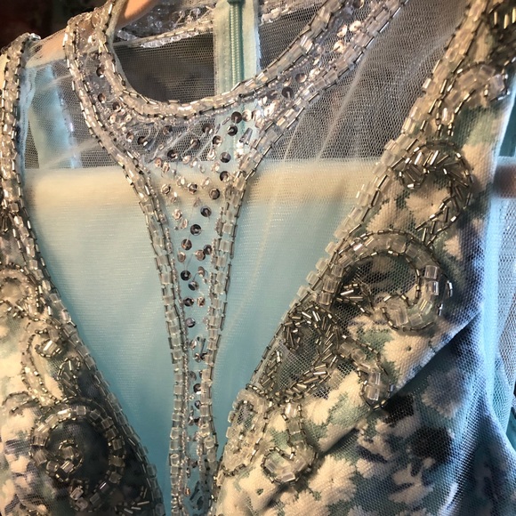 Full length Blue floral gown Size 2 - Picture 2 of 14